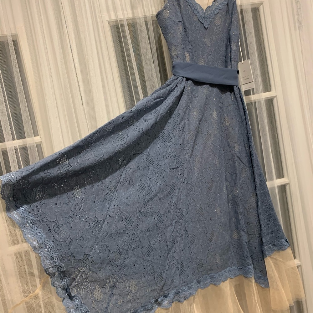 - NWT Lauren Conrad Midi Dress Size 4 (FINAL PRICE $65) 0426